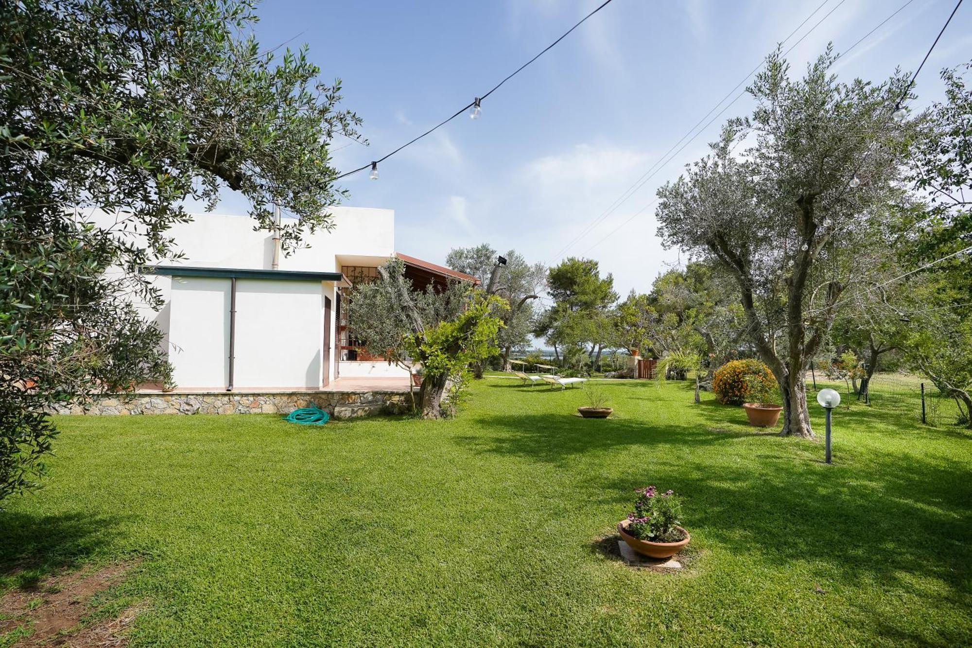 Casa Vacanza Russo Fernando Alimini Exterior photo